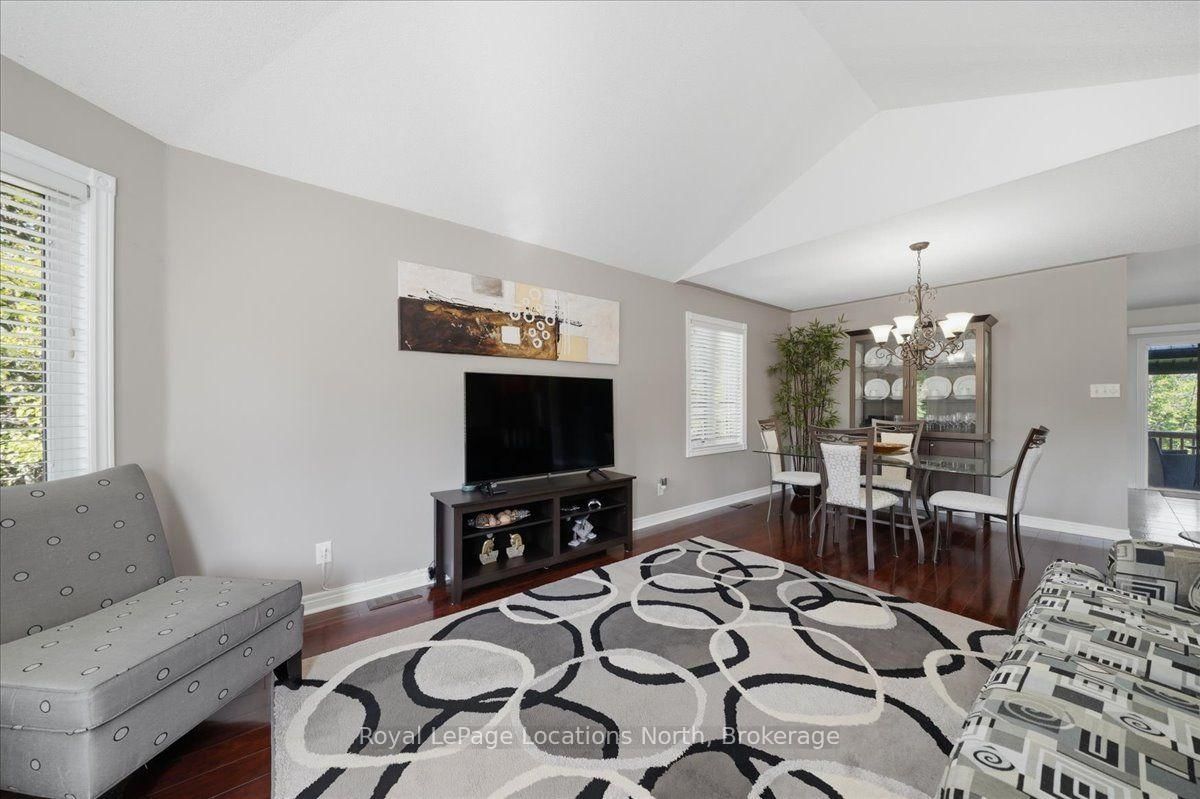 402 Ramblewood Drive • Wasaga Beach, ON photo 5