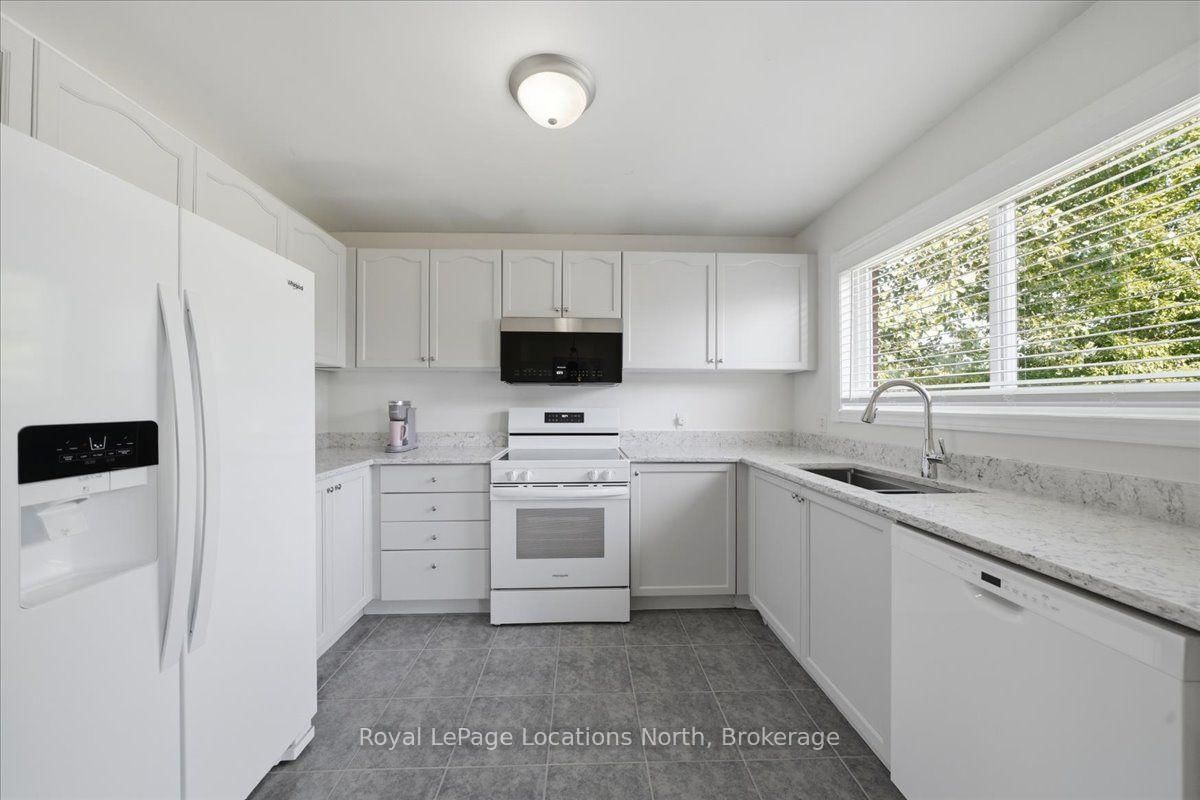 402 Ramblewood Drive • Wasaga Beach, ON photo 9
