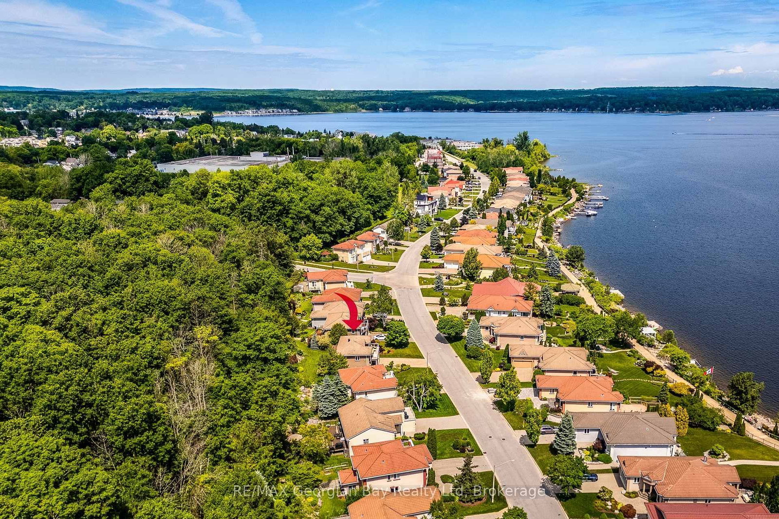 422 Aberdeen Boulevard • Midland, ON photo 8