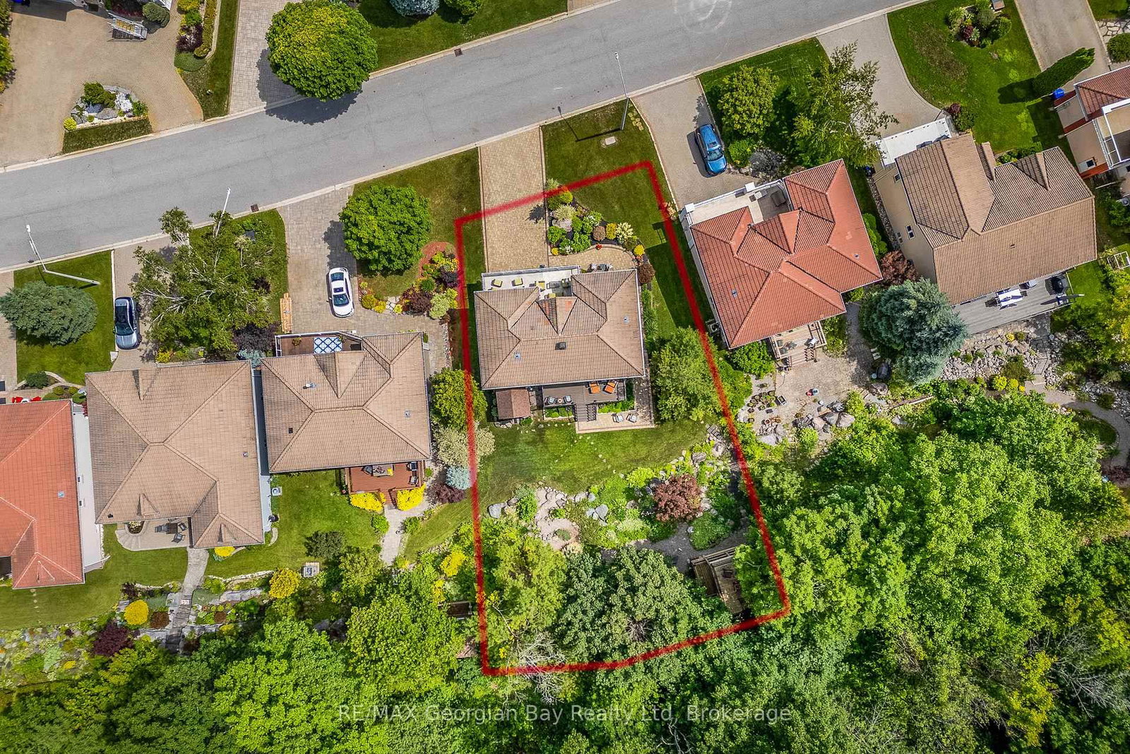 422 Aberdeen Boulevard • Midland, ON photo 9