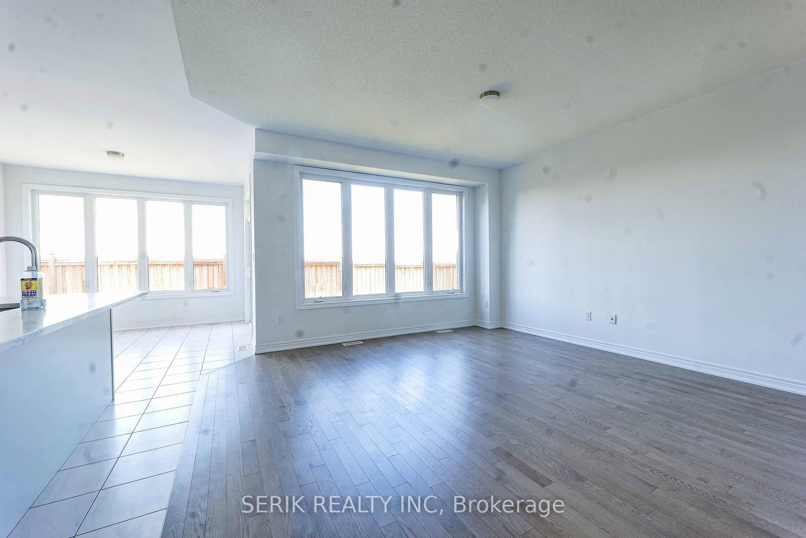 163 Fenchurch Manor • Barrie, ON photo 10