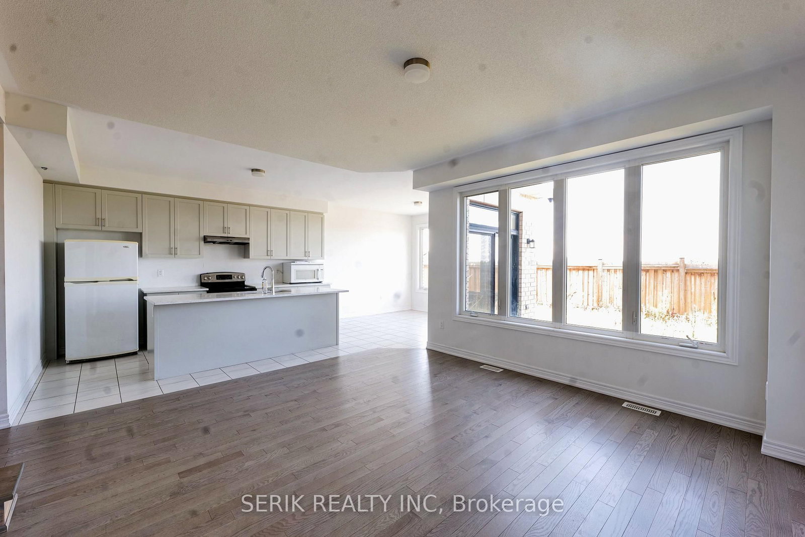 163 Fenchurch Manor • Barrie, ON photo 13