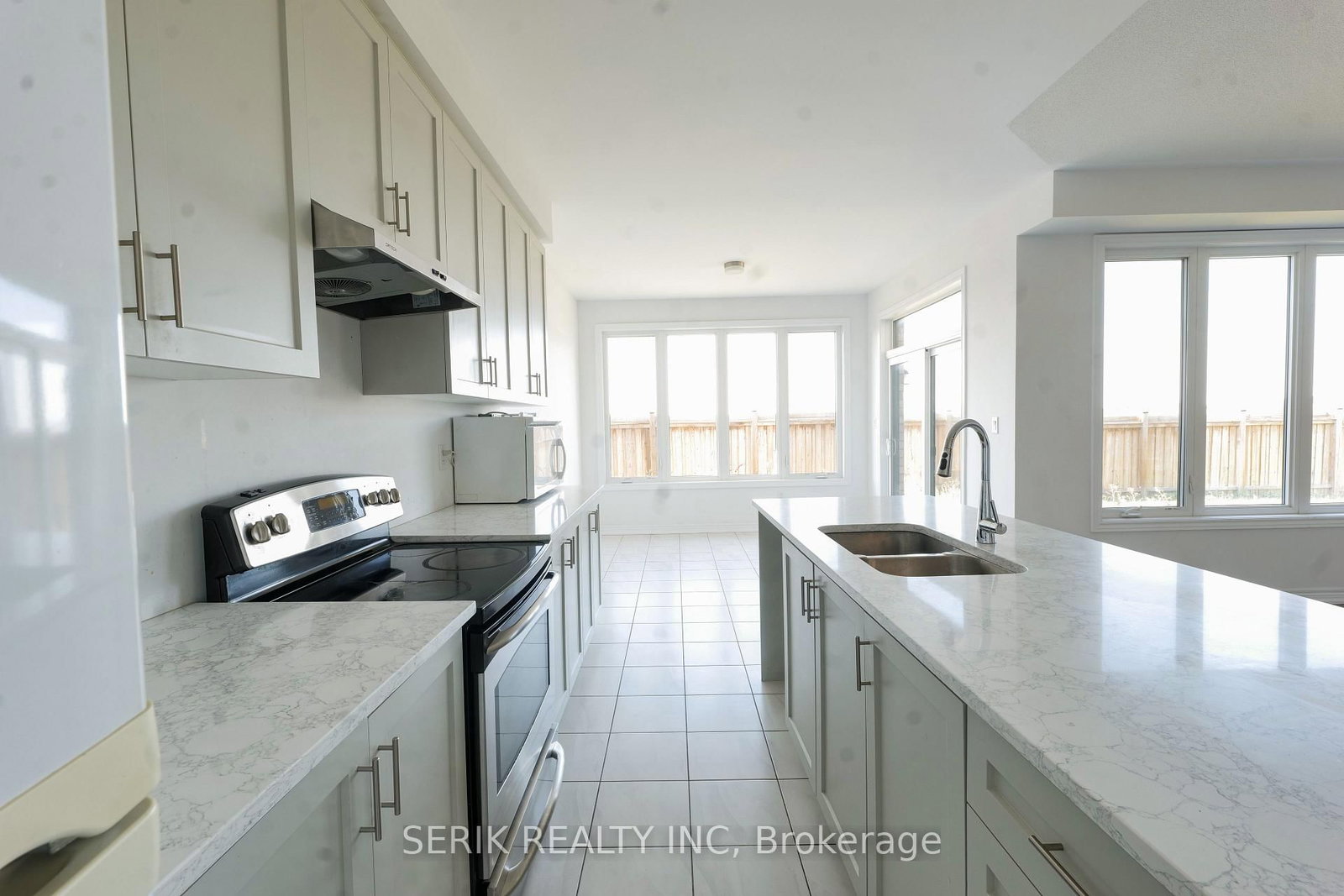 163 Fenchurch Manor • Barrie, ON photo 14
