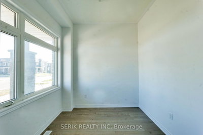 163 Fenchurch Manor • Barrie, ON photo 4