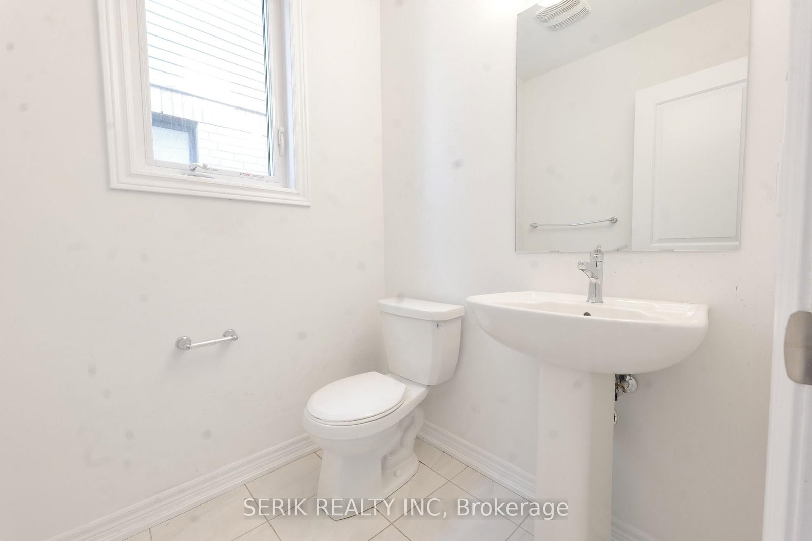 163 Fenchurch Manor • Barrie, ON photo 6