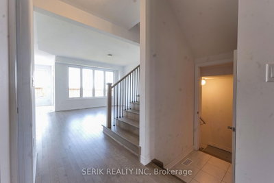 163 Fenchurch Manor • Barrie, ON photo 8