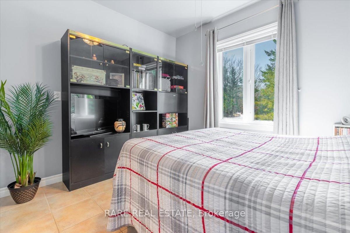 3679 McCarthy Drive • Clearview, ON photo 15