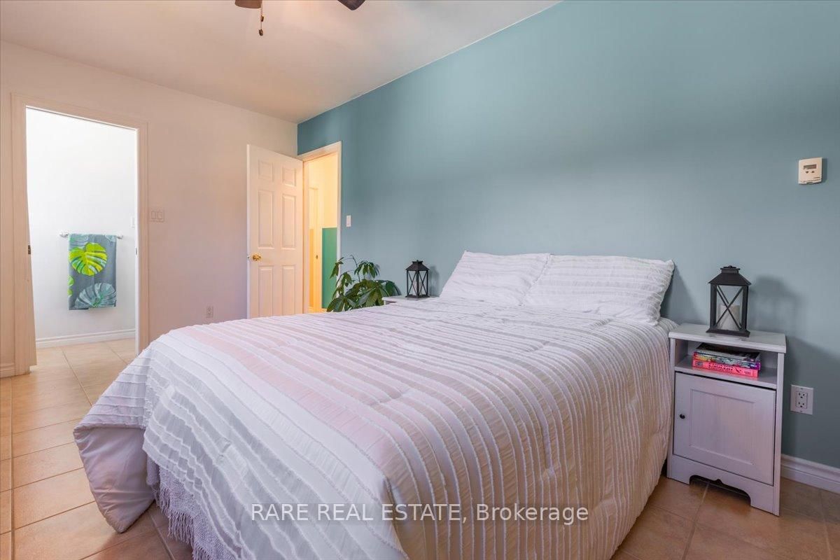 3679 McCarthy Drive • Clearview, ON photo 18
