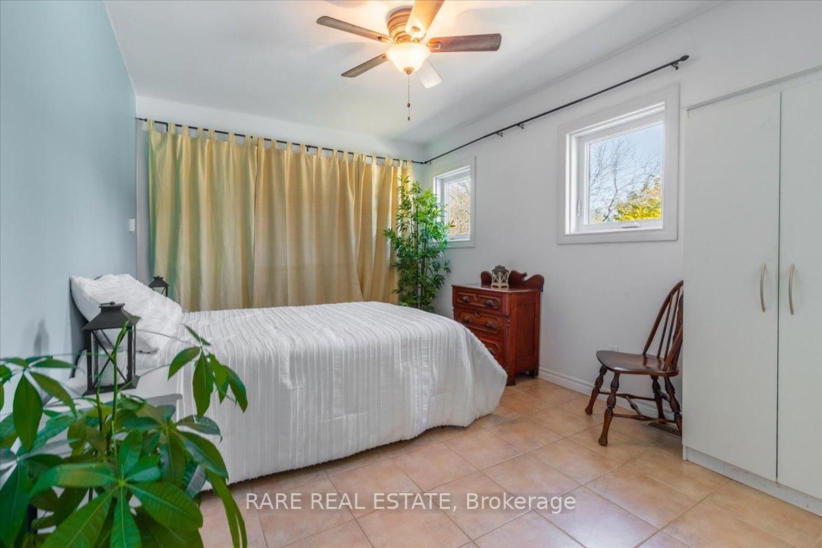 3679 McCarthy Drive • Clearview, ON photo 20