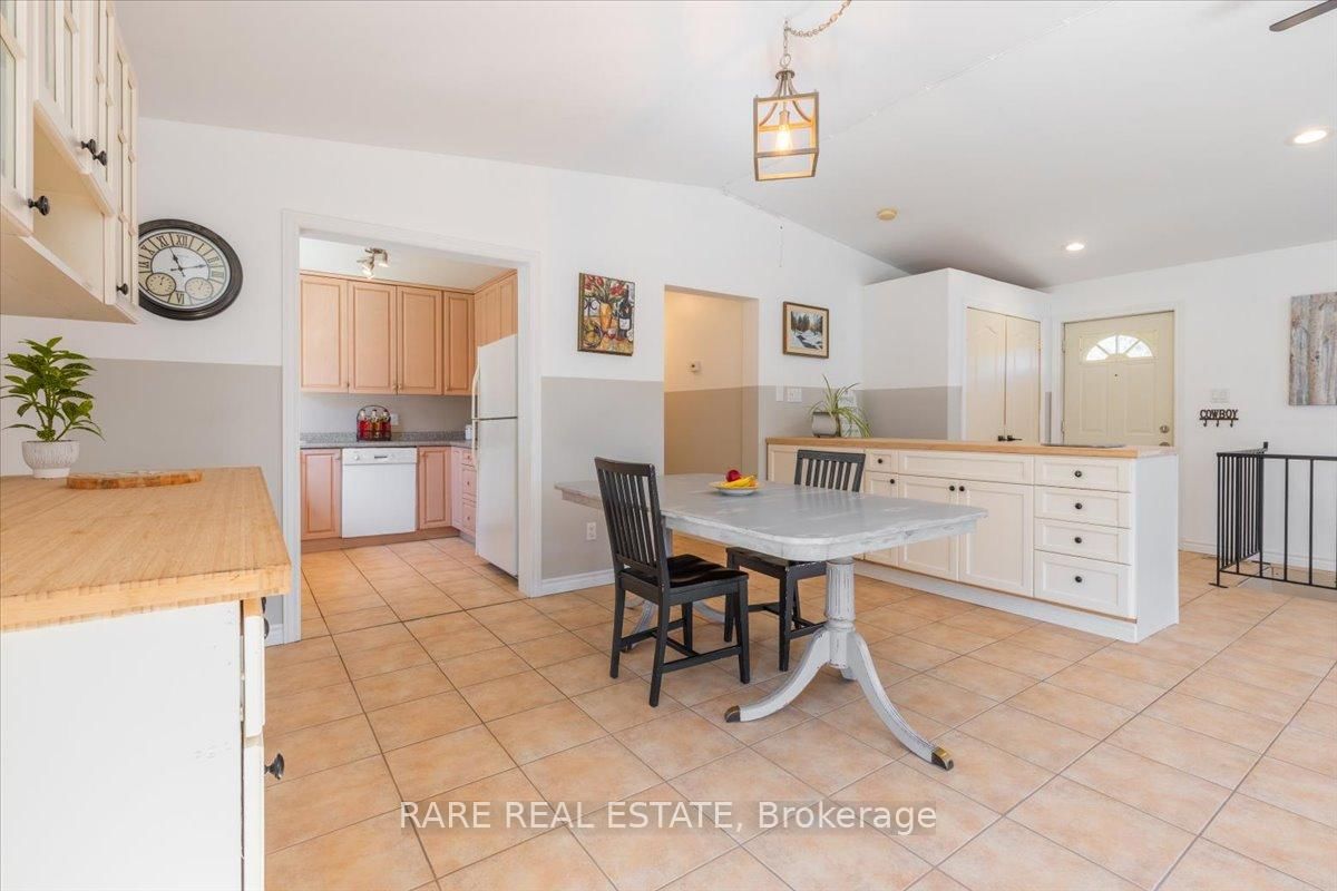 3679 McCarthy Drive • Clearview, ON photo 8