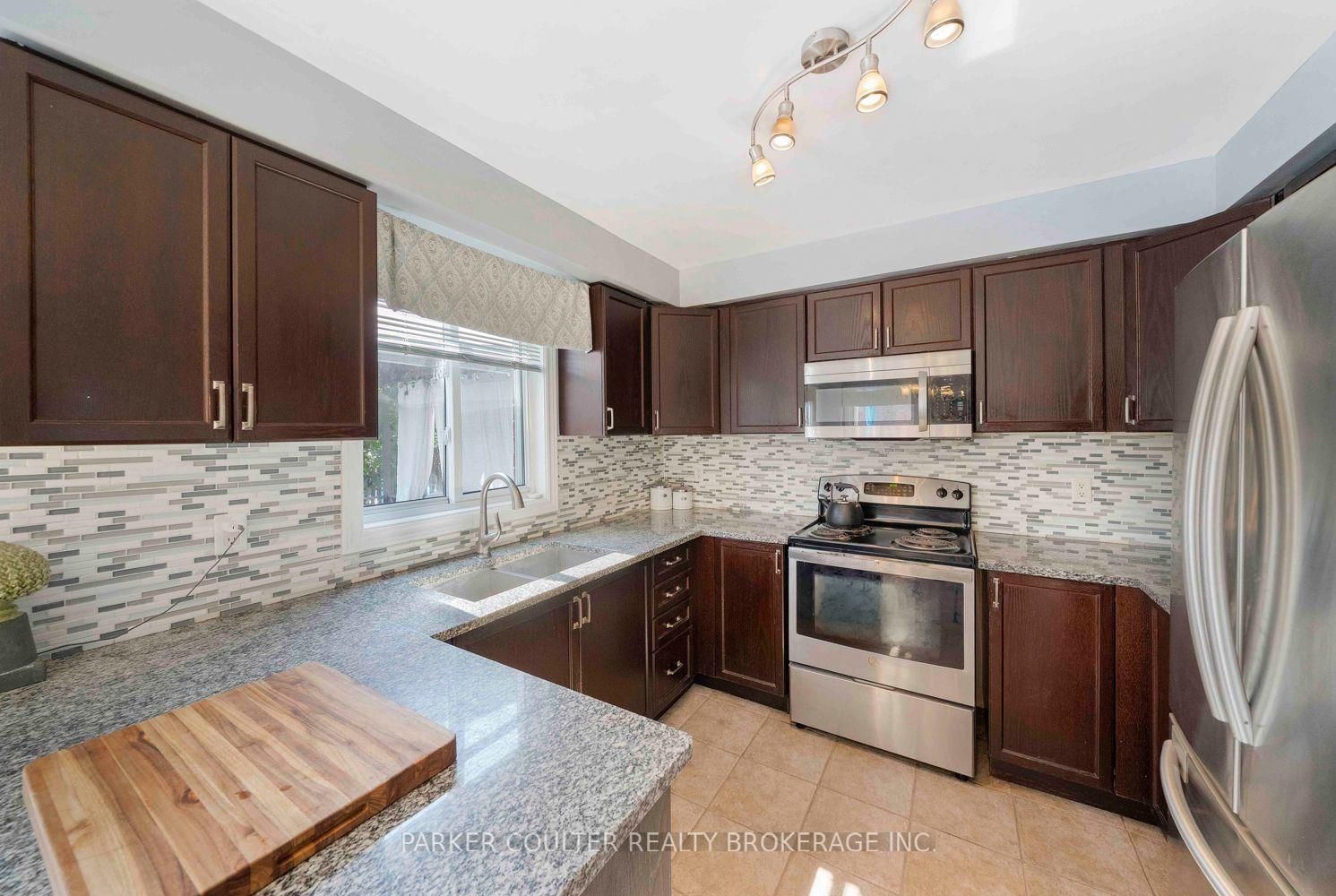 15 Shaina Court • Barrie, ON photo 12