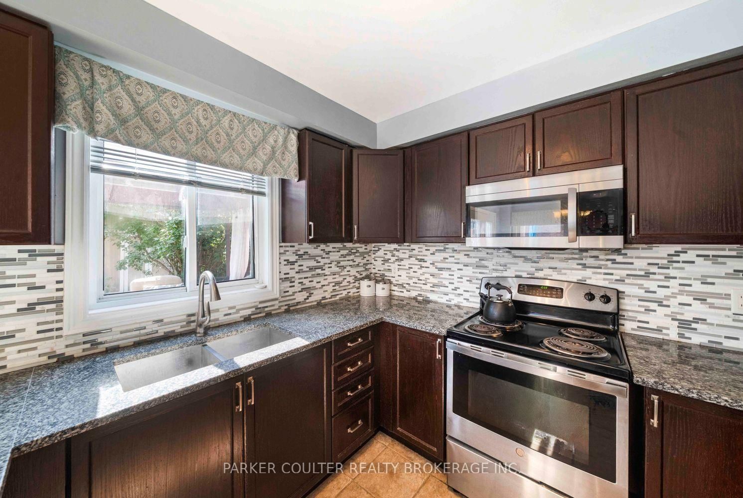 15 Shaina Court • Barrie, ON photo 14