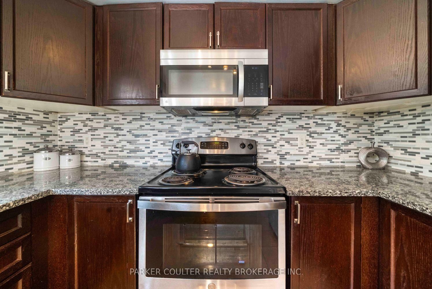 15 Shaina Court • Barrie, ON photo 16