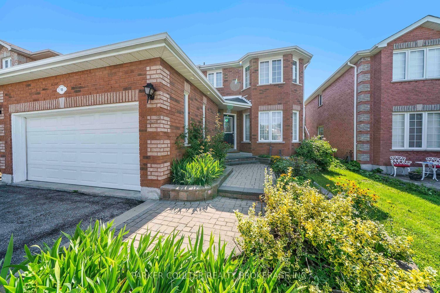 15 Shaina Court • Barrie, ON photo 4