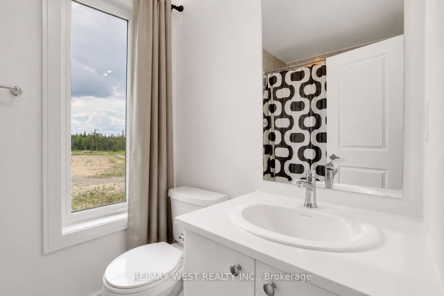 34 Spry Lane • Barrie, ON photo 8