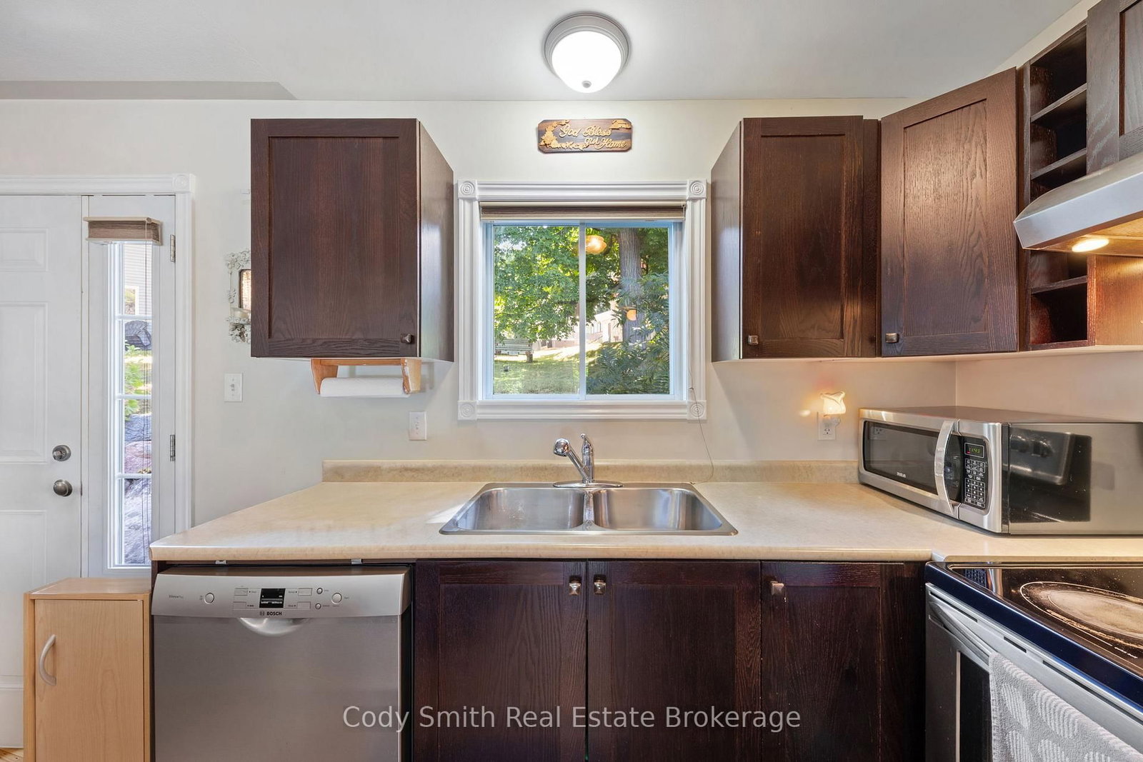 21 CHURCH Street • Penetanguishene, ON photo 18