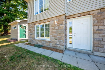 21 CHURCH Street • Penetanguishene, ON photo 4