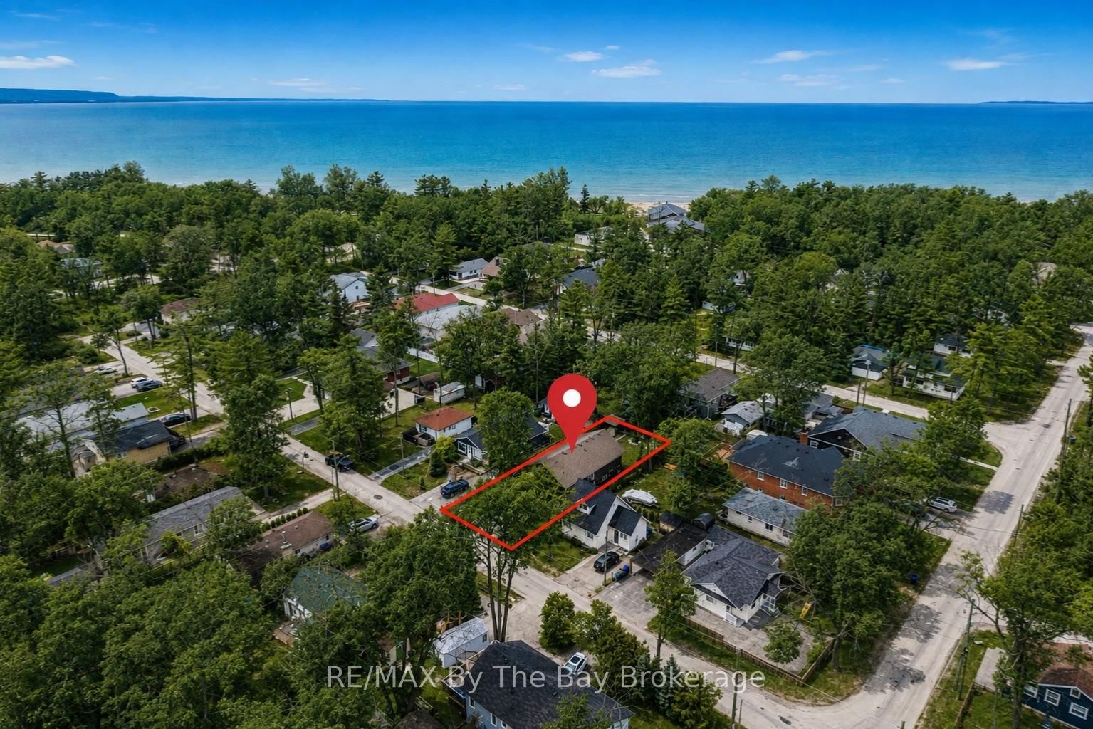 12 5th Lane • Wasaga Beach, ON photo 1