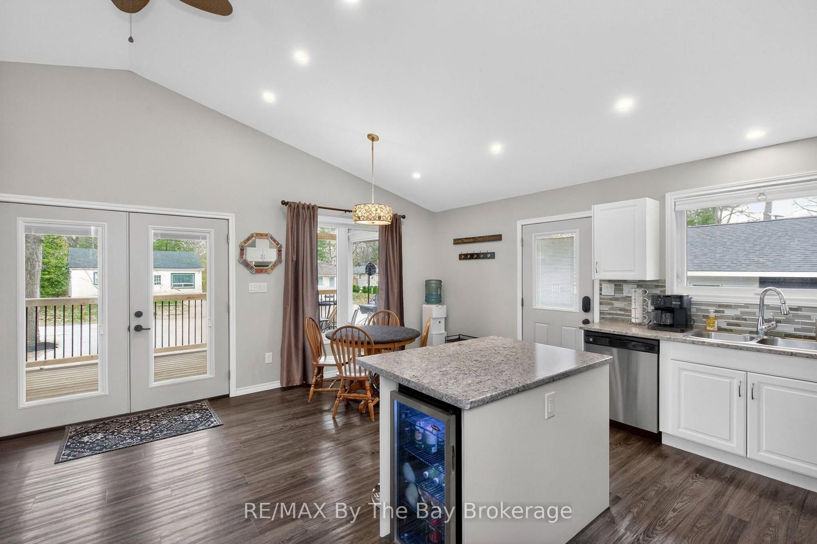 12 5th Lane • Wasaga Beach, ON photo 13