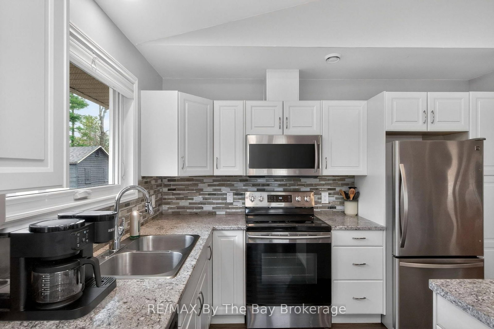 12 5th Lane • Wasaga Beach, ON photo 14