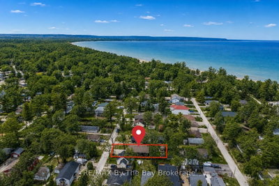 12 5th Lane • Wasaga Beach, ON photo 2