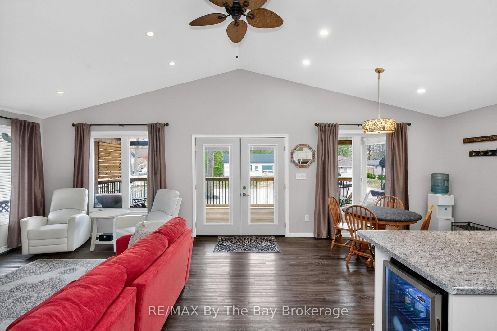 12 5th Lane • Wasaga Beach, ON photo 8