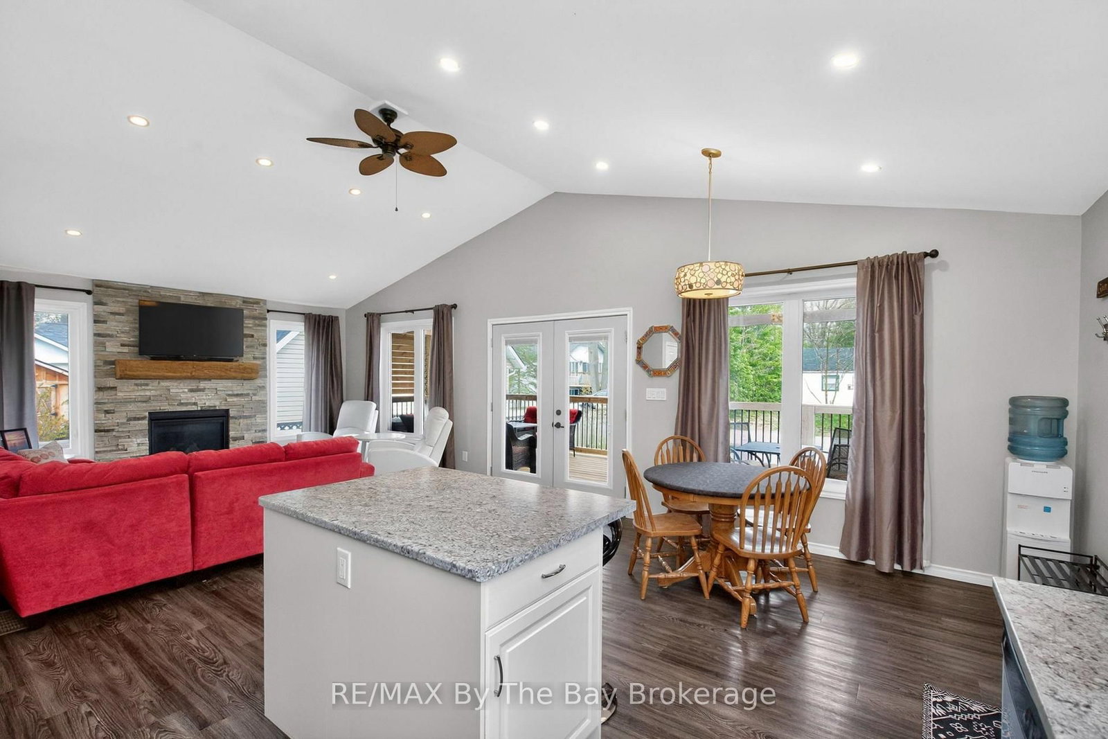12 5th Lane • Wasaga Beach, ON photo 9