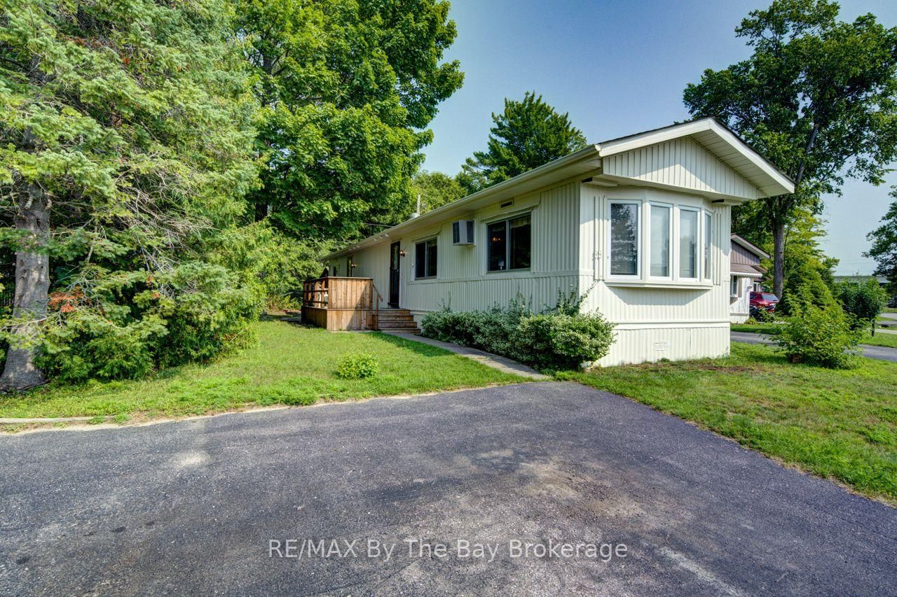 55 Georgian Glen Drive • Wasaga Beach, ON photo 3