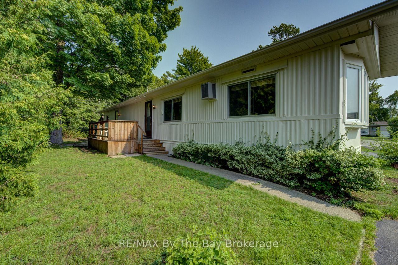 55 Georgian Glen Drive • Wasaga Beach, ON photo 4