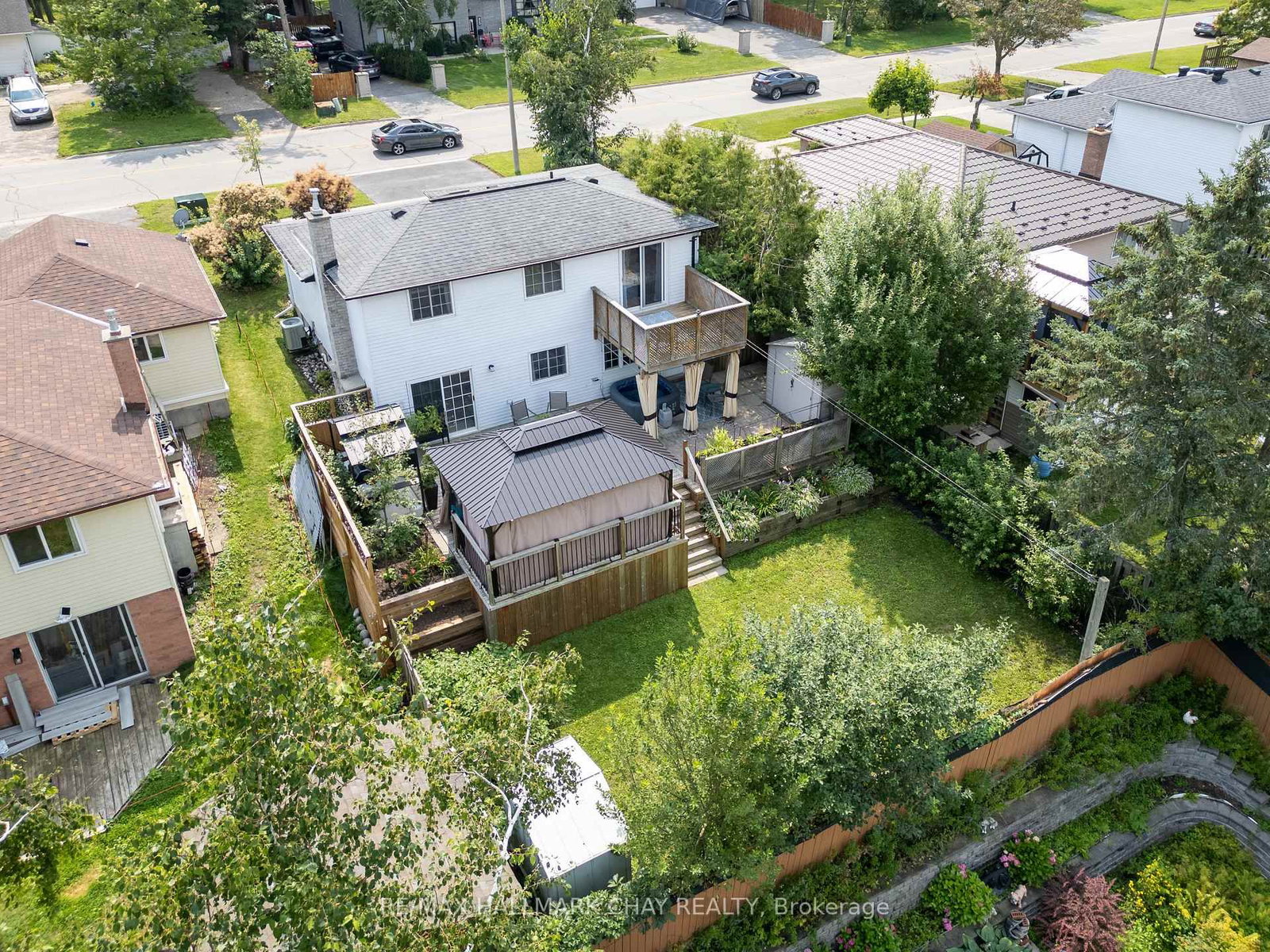 323 Sunnidale Road • Barrie, ON photo 39