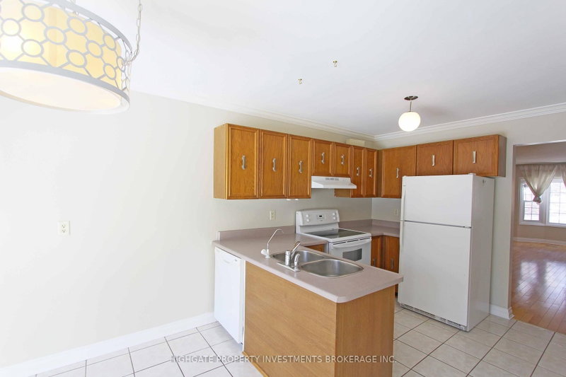 80 Hadden Cres photo 4