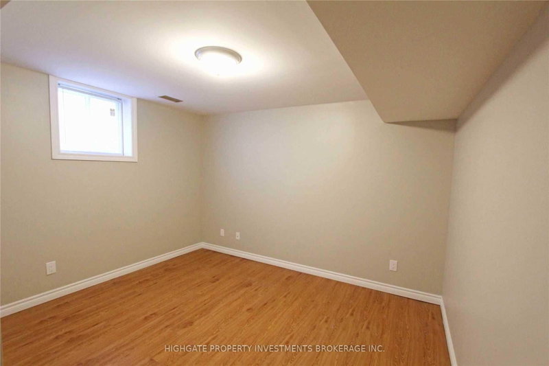 80 Hadden Cres photo 4