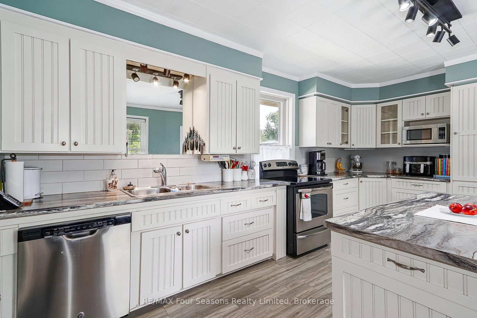 627 Saint Marie Street • Collingwood, ON photo 14