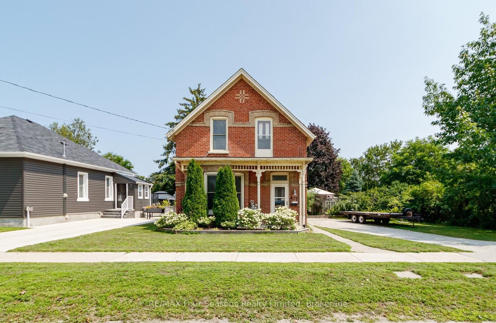 627 Saint Marie Street • Collingwood, ON photo 2