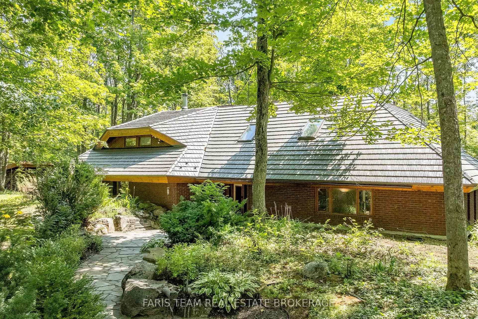 15 Scottdale Drive • Oro-Medonte, ON photo 3