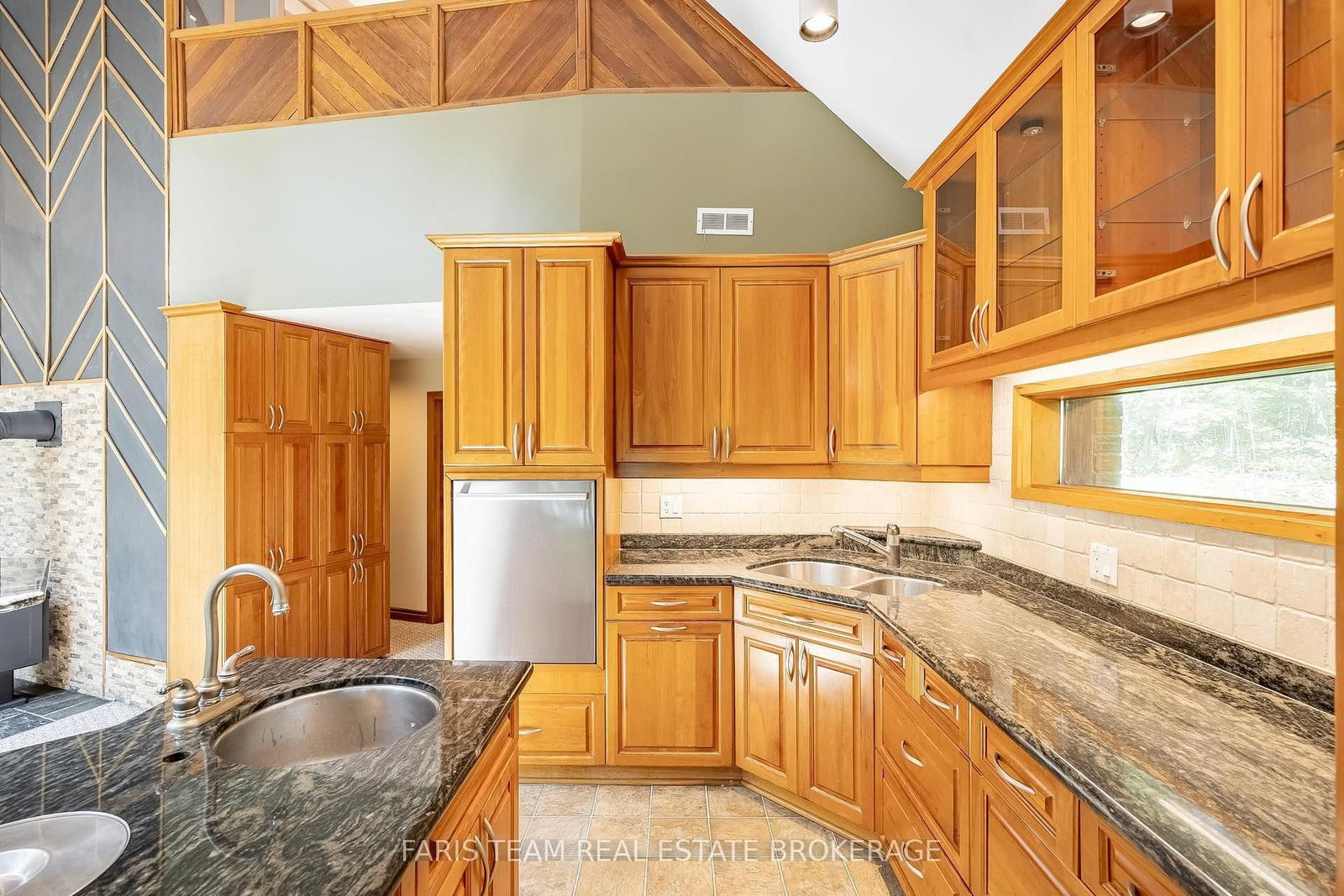 15 Scottdale Drive • Oro-Medonte, ON photo 8