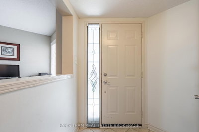4 Bluegrass Drive • Barrie, ON photo 4