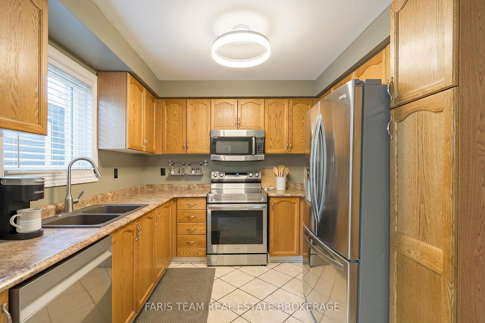 4 Bluegrass Drive • Barrie, ON photo 5