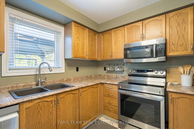 4 Bluegrass Drive • Barrie, ON photo 8