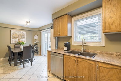 4 Bluegrass Drive • Barrie, ON photo 9