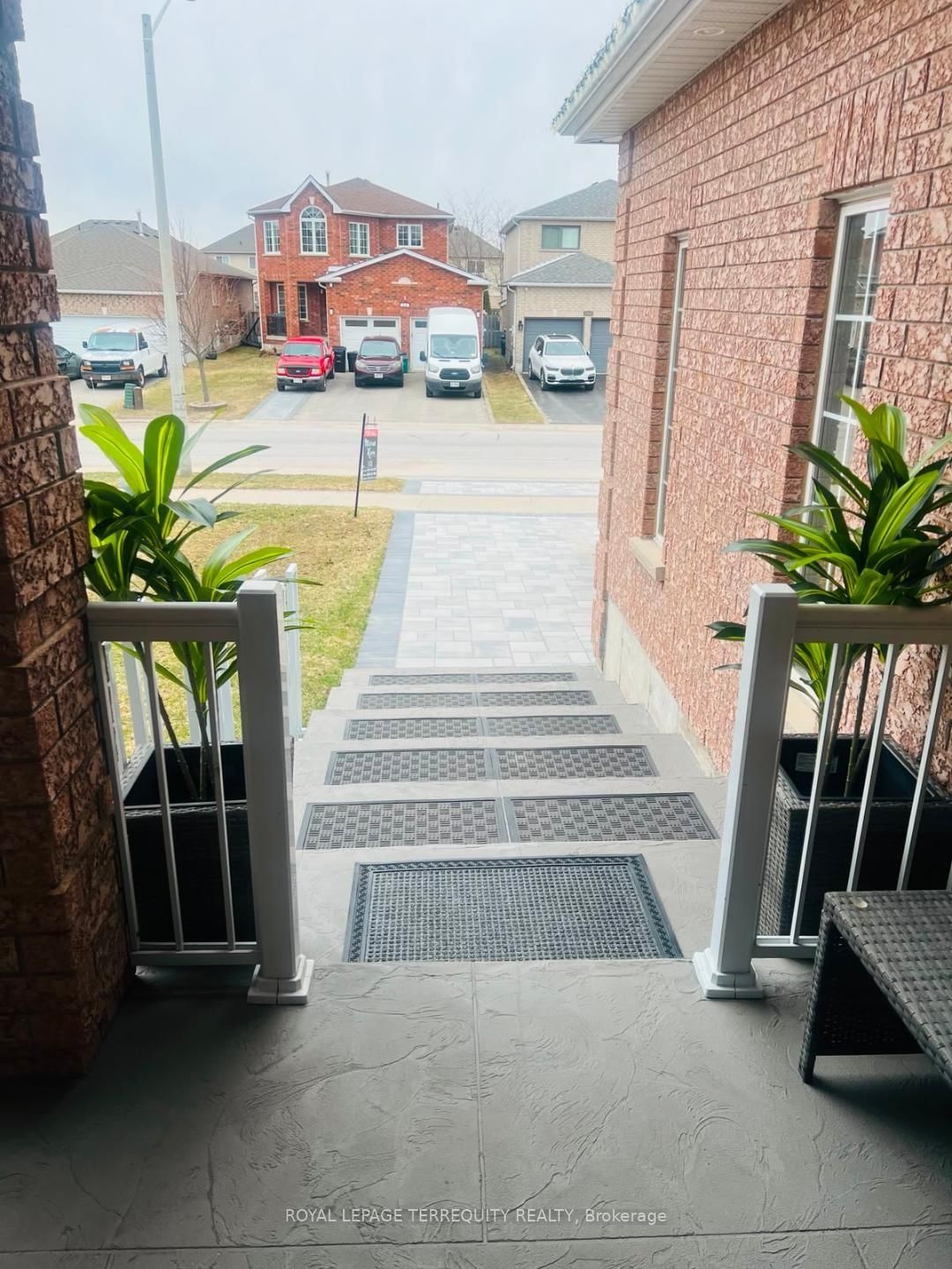 25 Jagges Drive • Barrie, ON photo 5