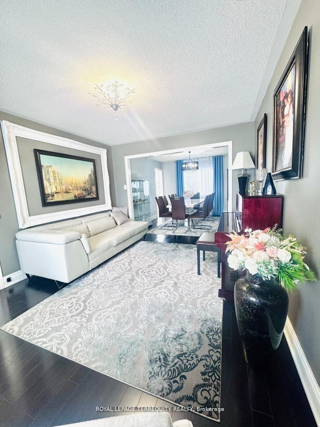 25 Jagges Drive • Barrie, ON photo 8