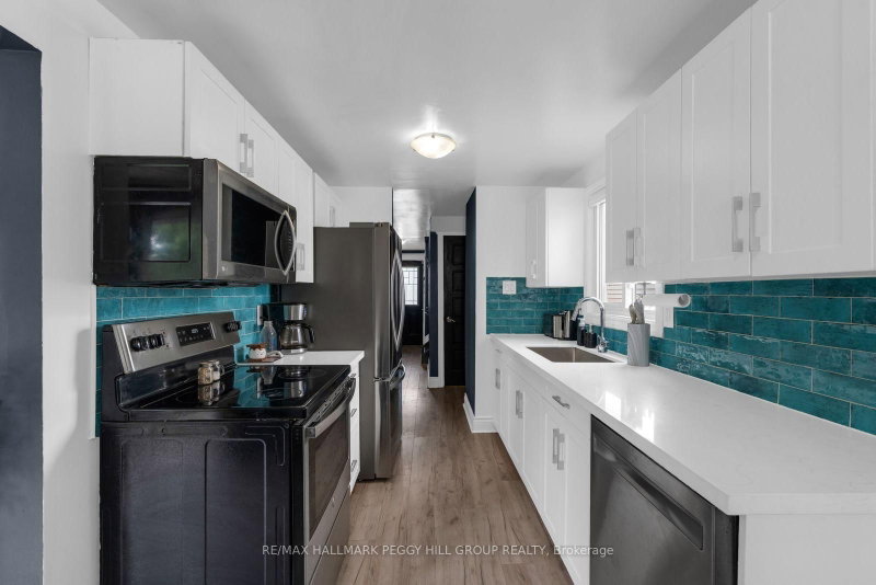 211 Hickling Trail