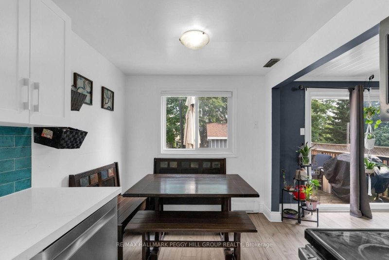 211 Hickling Trail