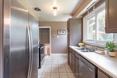 89 Steel Street • Barrie, ON photo 8