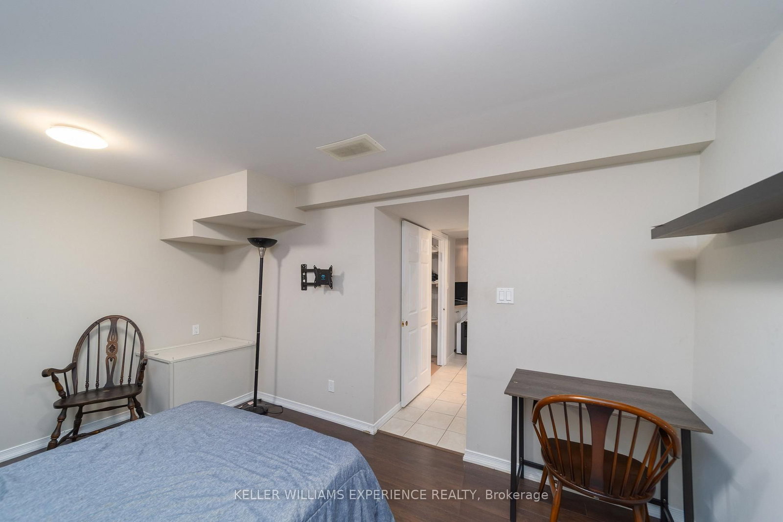 12 Monarchy Street • Barrie, ON photo 16