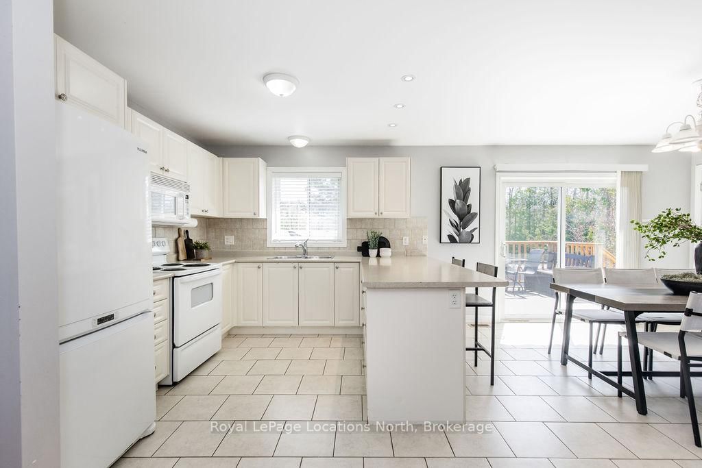 45 William Avenue • Wasaga Beach, ON photo 5