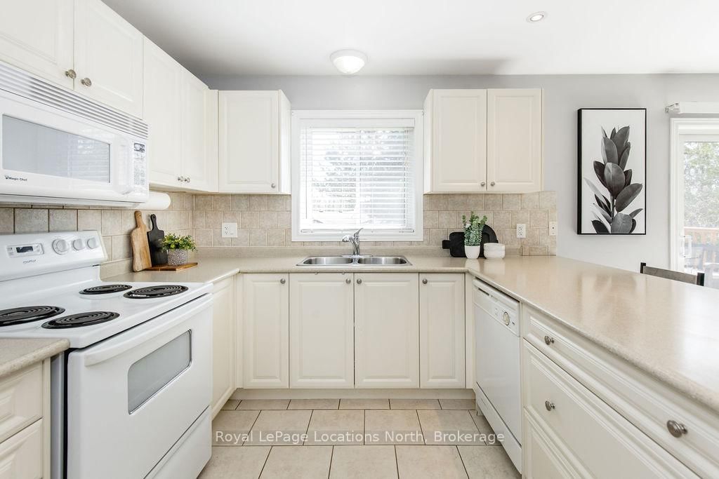 45 William Avenue • Wasaga Beach, ON photo 9