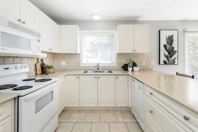 45 William Avenue • Wasaga Beach, ON photo 9