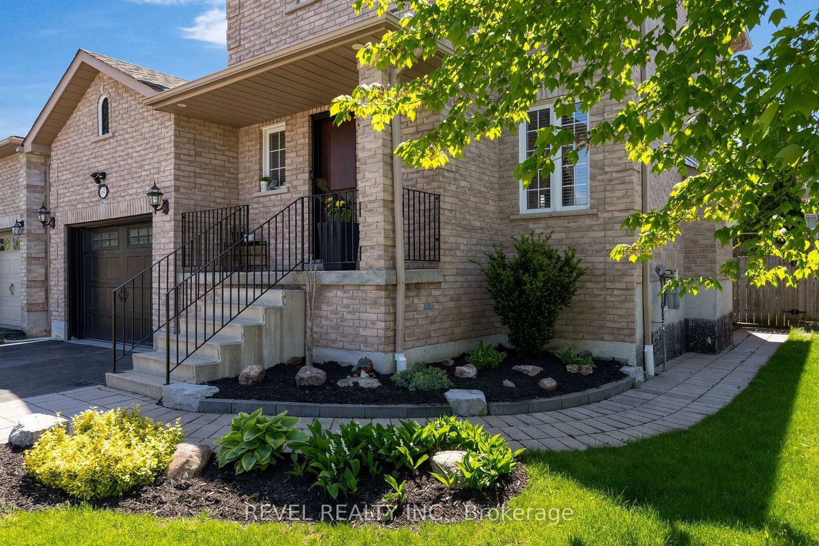 69 Stephanie Lane • Barrie, ON photo 4